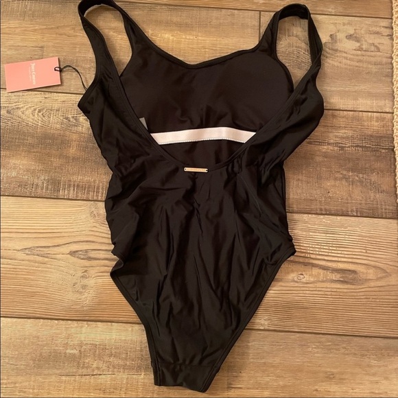 🎉HOST PICK🎉~🩱Juicy Swimsuit - Picture 2 of 5